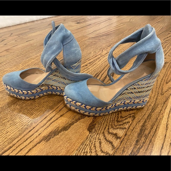 Arezzo Platforms - Picture 3 of 9